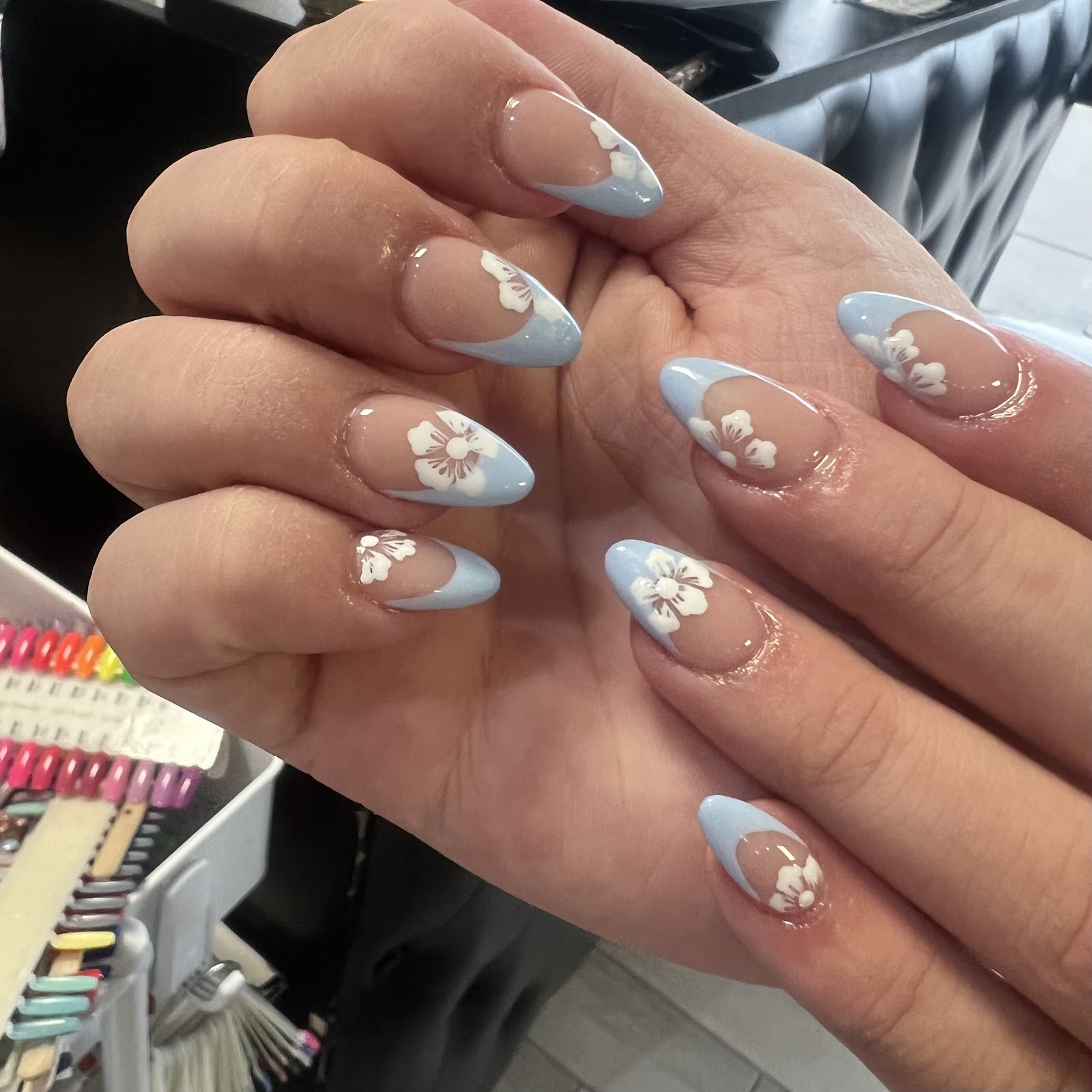 Tipsy Nail Salon Parker Co logo